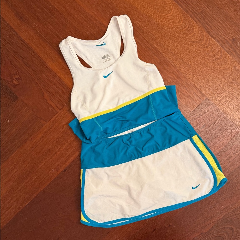 Vintage Nike White and Teal Tennis Set